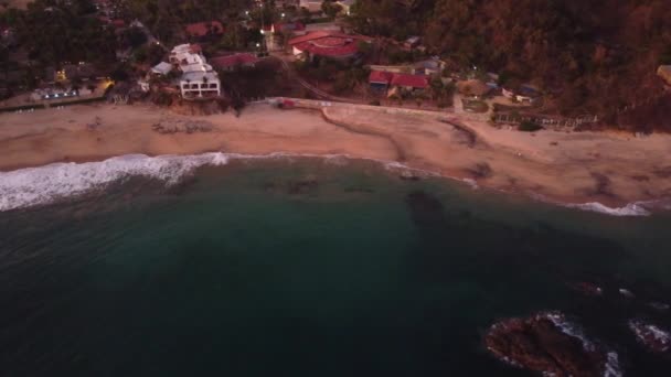 Sali Sopra Splendido Oceano Spiagge Incantevole Villaggio Messicano — Video Stock