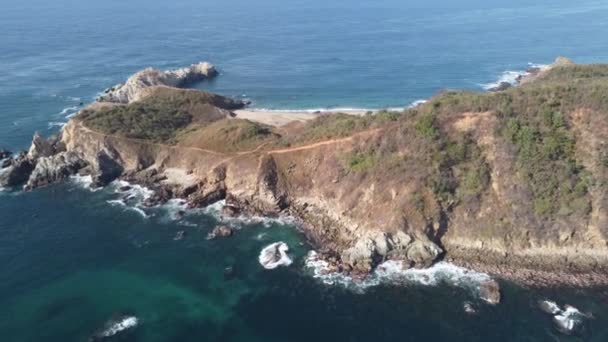 Take Mesmerizing Drone Tour World Sun Kissed Beaches Coastline — Stockvideo