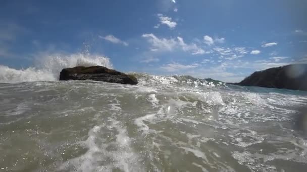 Experience Magic Waves Washing Shore Mesmerizing Slow Motion — 图库视频影像