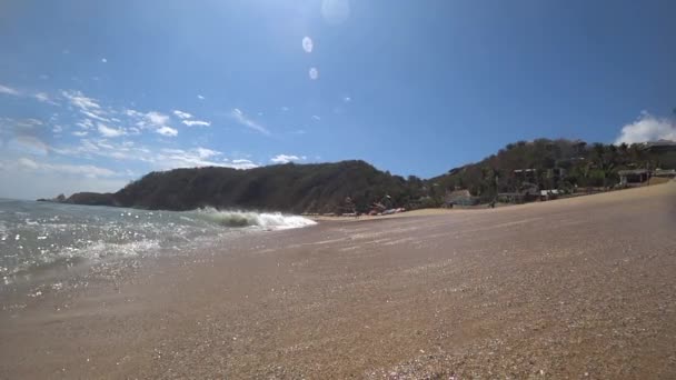 Mesmerizing Slow Motion Fångar Kristallklart Vatten Havet Mexiko — Stockvideo