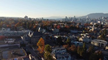 Vancouver 'ın sonbahardaki sevgi dolu sahnelerinin büyüleyici drone görüntüsü