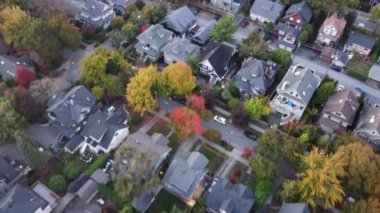 Vancouver 'ın sonbaharda çatılarının insansız hava aracı görüntüsü büyüleyici