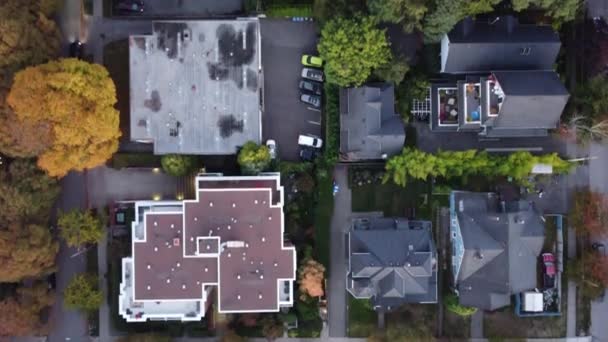 Komşu Sırları Şehrin Sonbahar Cazibesinin Nefes Kesici Insansız Hava Aracı — Stok video