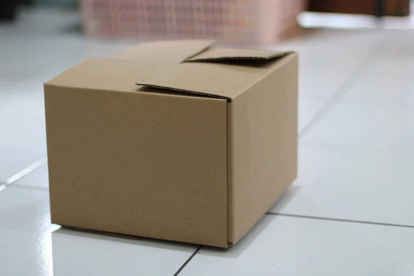 photo of empty brown box