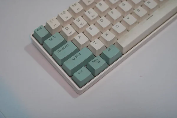 Photo White Light Blue Computer Keyboard — Stock Photo, Image