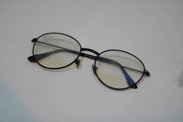 Foto Óculos Modernos Com Fundo Branco — Fotografia de Stock