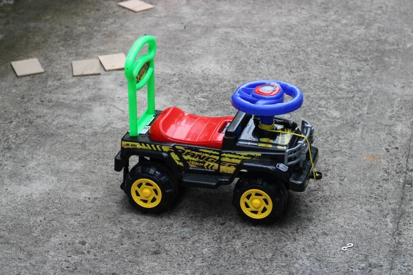 Buntes Kinderspielzeug Truck Foto — Stockfoto