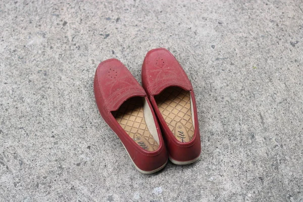 Foto Sapatos Femininos Vermelho Escuro — Fotografia de Stock
