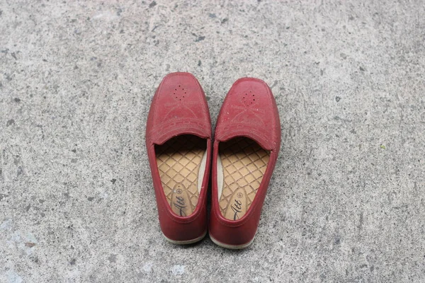 Foto Sapatos Femininos Vermelho Escuro — Fotografia de Stock