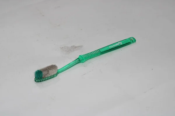 Foto Einer Hellgrünen Zahnbürste — Stockfoto