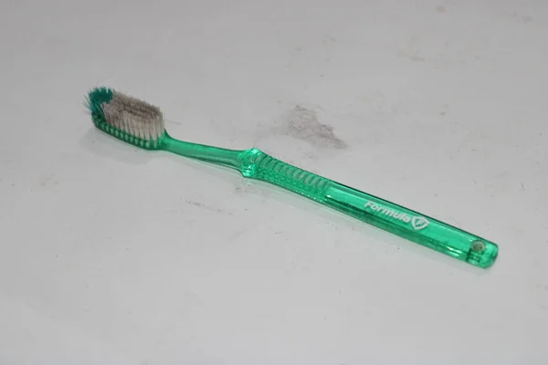 Foto Einer Hellgrünen Zahnbürste — Stockfoto