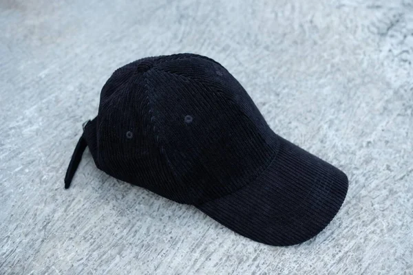 Schwarzer Hut Foto Auf Dem Boden — Stockfoto