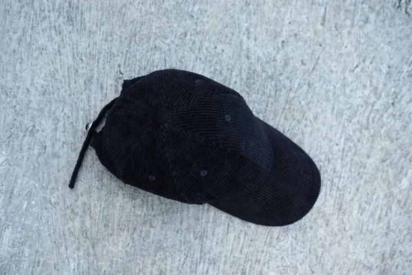 Schwarzer Hut Foto Auf Dem Boden — Stockfoto
