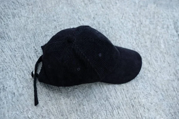 Foto Sombrero Negro Suelo —  Fotos de Stock