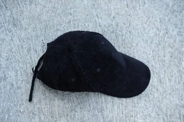 Foto Sombrero Negro Suelo —  Fotos de Stock