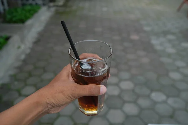 Bardakta Taze Buzlu Çay Resmi — Stok fotoğraf