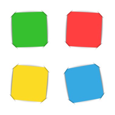 Fotoğraf albümü için dilek tahtası boş maketi ya da beyaz kağıt üzerindeki kesiklere köşelere yerleştirilmiş dört renkli kağıt parçasından notlar.