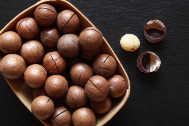 Macadamia fındıklarının besin örneklerinde kullanılması.