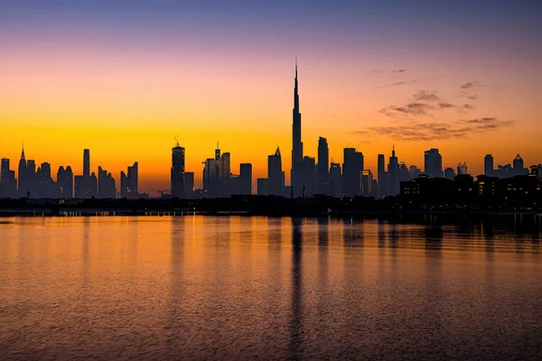 Silhouette Von Downtown Dubai Bei Sonnenaufgang — Stockfoto