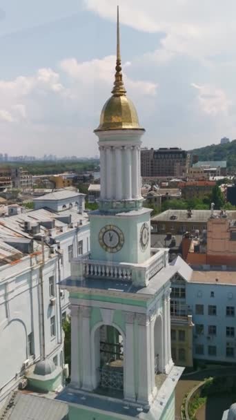 Majestatyczna Dzwonnica Dzwonnica Greckiego Klasztoru Jekaterynińskiego Widziana Koła Obserwacyjnego Placu — Wideo stockowe