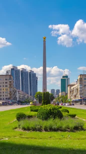 Día Verano Plaza Peremogía Lapso Tiempo Nubes Stella Kiev Ucrania — Vídeo de stock