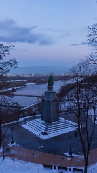 Time Lapse Del Cielo Serale Monumento Vladimir Kiev Ucraina Video — Video Stock