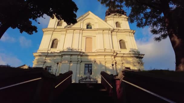 Lviv Deki Carmelite Yalınayak Manastırı Kilise Binası — Stok video