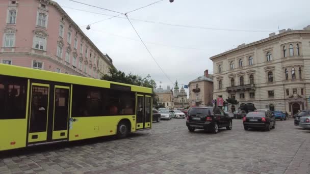 Lviv Ουκρανία Ιουλίου 2023 Κυκλοφορία Στο Κέντρο Του Lviv Στην — Αρχείο Βίντεο