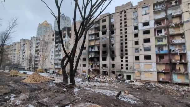 Kiev Ucrânia Janeiro 2024 Fachada Destruída Uma Casa Danificada Como — Vídeo de Stock