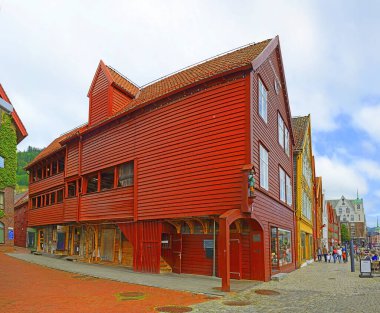 Bryggen 'daki tarihi renkli ahşap binalar, 14. yüzyıla dayanan Hanseatic mahallesi ve orta Bergen' deki UNESCO Dünya Mirası Bölgesi (Norveç))
