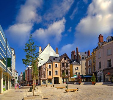 The square in Orleans. Joan of Arc nicknamed 