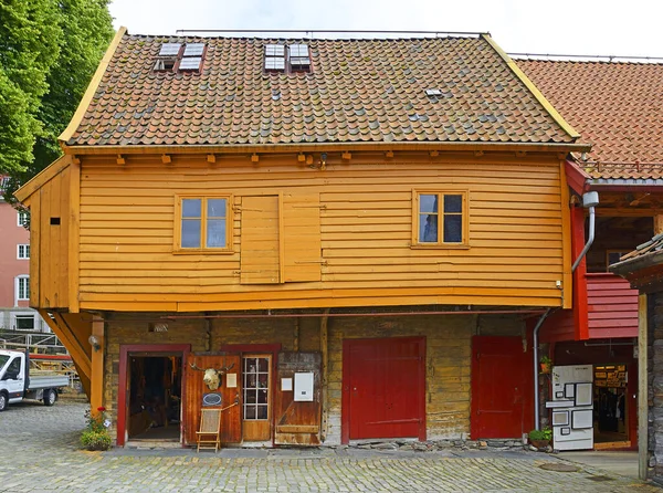 Edifícios Madeira Coloridos Históricos Bryggen Bairro Hanseático Que Remonta Século — Fotografia de Stock
