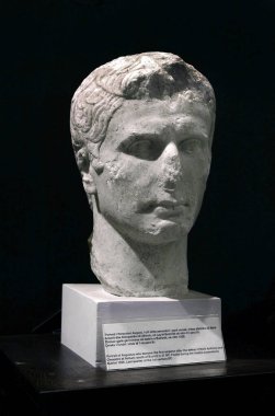 BUTRINT, ALBANIA - Augustus 'un MÖ 31' deki Portresi, Arnavutluk 'taki Arkeoloji sitesi Butrint. Butrint Arkeolojik Alanı UNESCO Dünya Mirası Alanıdır