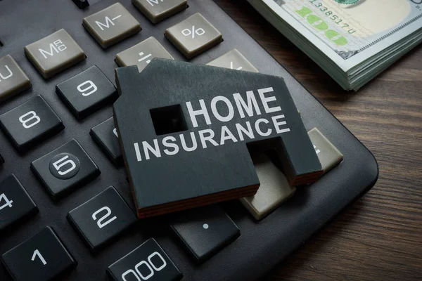 Calculator Wooden House Sign Home Insurance — Stock Photo, Image