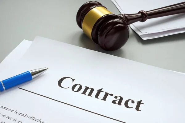 Contract Gavel Desk Contract Disputes Concept — Stock Photo, Image