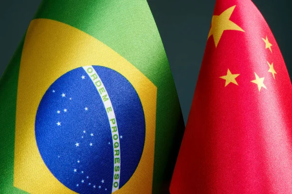 Primer Plano Las Banderas Brasil China — Foto de Stock