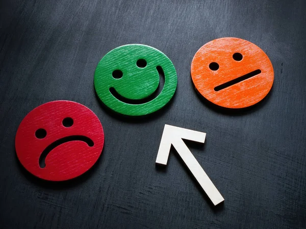 Positivt Känslobegrepp Pilen Pekar Glad Smiley — Stockfoto
