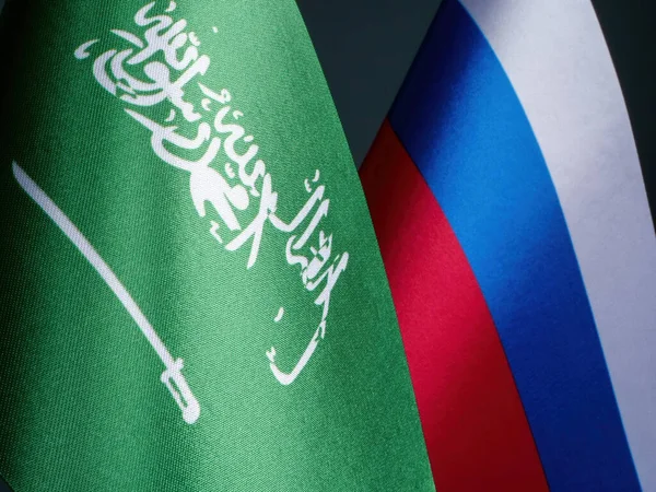 Primer Plano Las Banderas Arabia Saudita Rusia — Foto de Stock