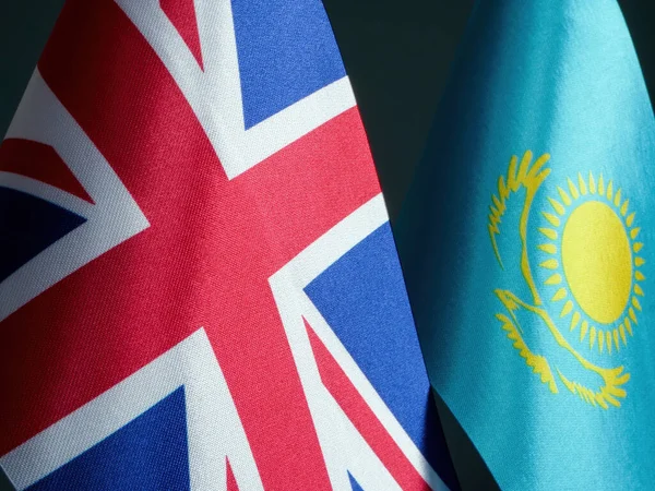 Gros Plan Sur Les Drapeaux Royaume Uni Kazakhstan — Photo