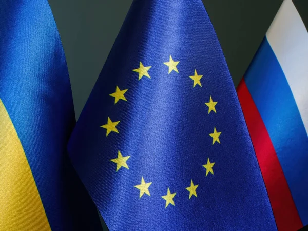 Малі Прапори України Європейського Союзу Росії — стокове фото