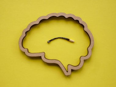 İş kavramında tükenme. Tahta beyin yapısı ve yanmış kibrit..