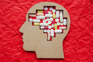 Tahta kafa ve haplar. Akıl hastalığı, depresyon ve uyuşturucu bağımlılığının tedavisi.