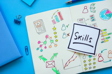 Çalışma grafikleri, grafikleri ve kelime becerileri olan not defteri.