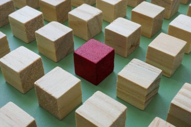 Küplerin soyut yapısı ve bir kırmızı. Liderlik veya yetenek arama kavramı.