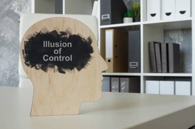 Cümle kontrol yanılsamasına sahip kafa modeli. Bilişsel önyargı ve psikolojik algı.