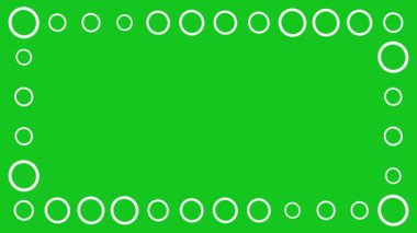 Yeşil ekran arkaplanındaki beyaz daireler dekoratif çerçeve