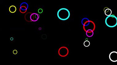 Sade siyah arkaplanı olan renkli dairesel hareketli grafikler