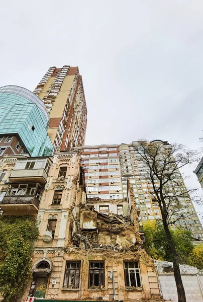 Киев Украина Октября 2022 Года Гражданский Дом После Атаки Беспилотника — стоковое фото