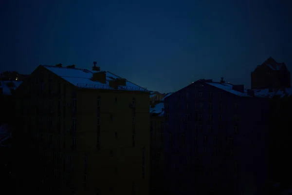 在俄罗斯炮击后 基辅的一个住宅区停电 — 图库照片