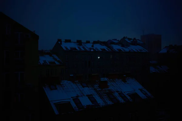 在俄罗斯炮击后 基辅的一个住宅区停电 — 图库照片